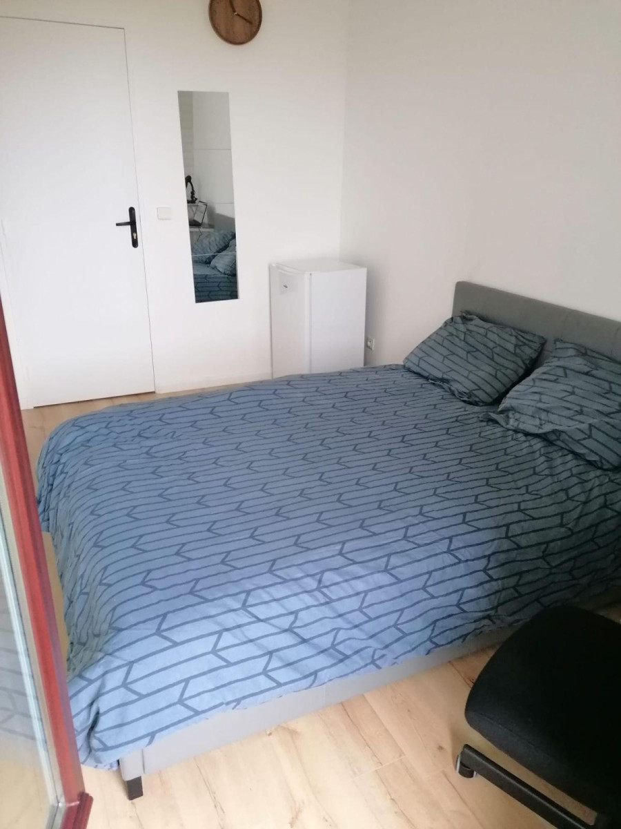 
                                                Colocation
                                                 Belle chambre Meublée dans un quartier calme.