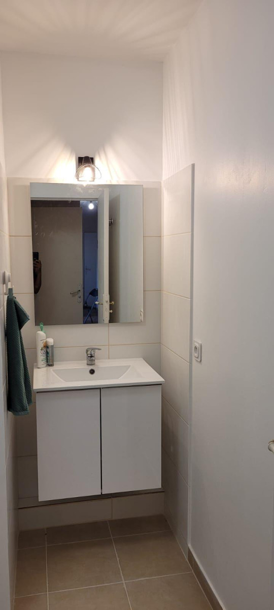 
                                                Colocation
                                                 Belle chambre Meublée dans un quartier calme.