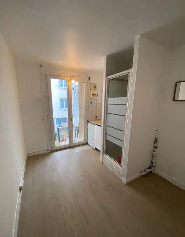 
                                                Colocation
                                                 Belle chambre meublée de 10m² rénovée