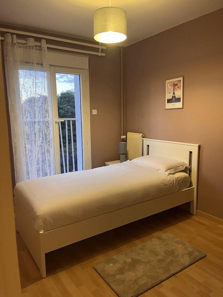 
                                                Colocation
                                                 Belle chambre meublée de 11 m² à louer à Antony