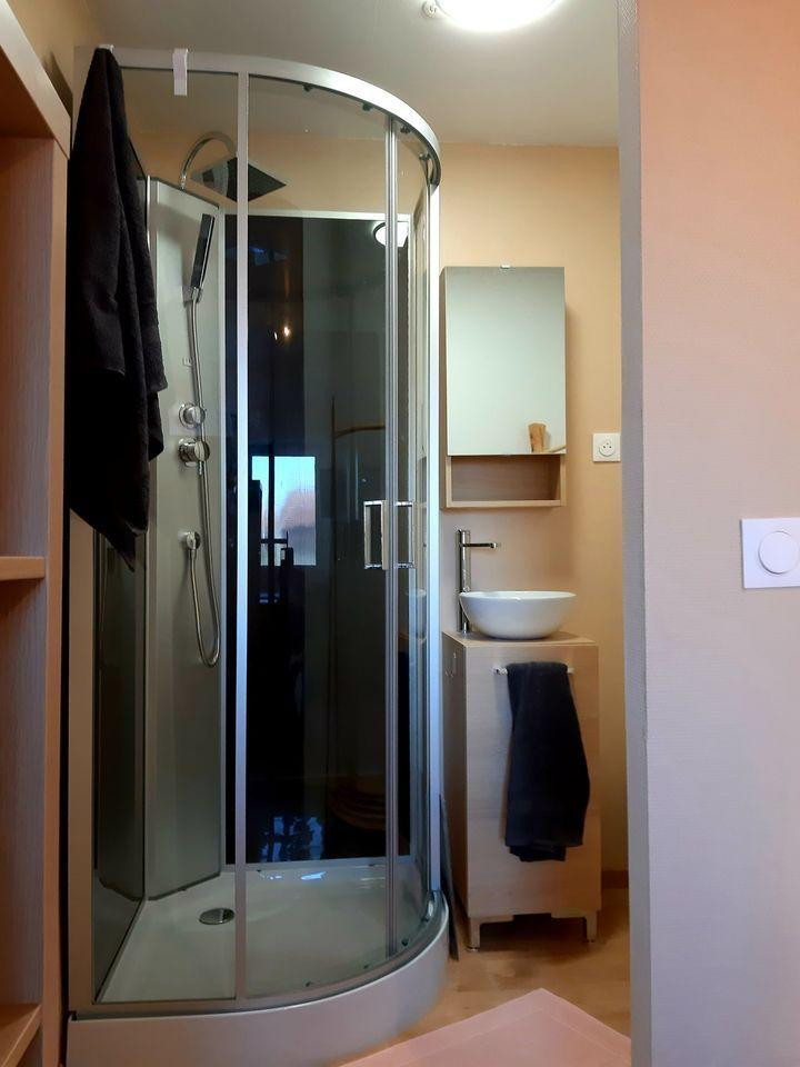 
                                                Colocation
                                                 Belle chambre meublée en colocation