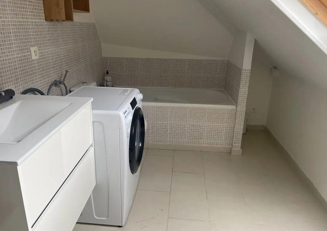 
                                                Colocation
                                                 Belle chambre meublée en colocation/maison Rouen.