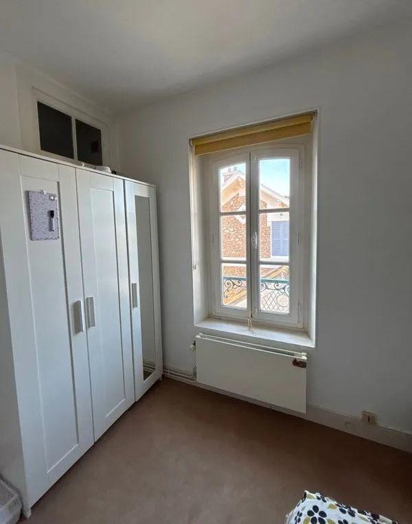 
                                                Colocation
                                                 Belle chambre meublée Versailles dans maison 70m²