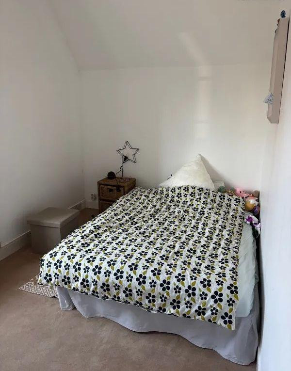 
                                                Colocation
                                                 Belle chambre meublée Versailles dans maison 70m²