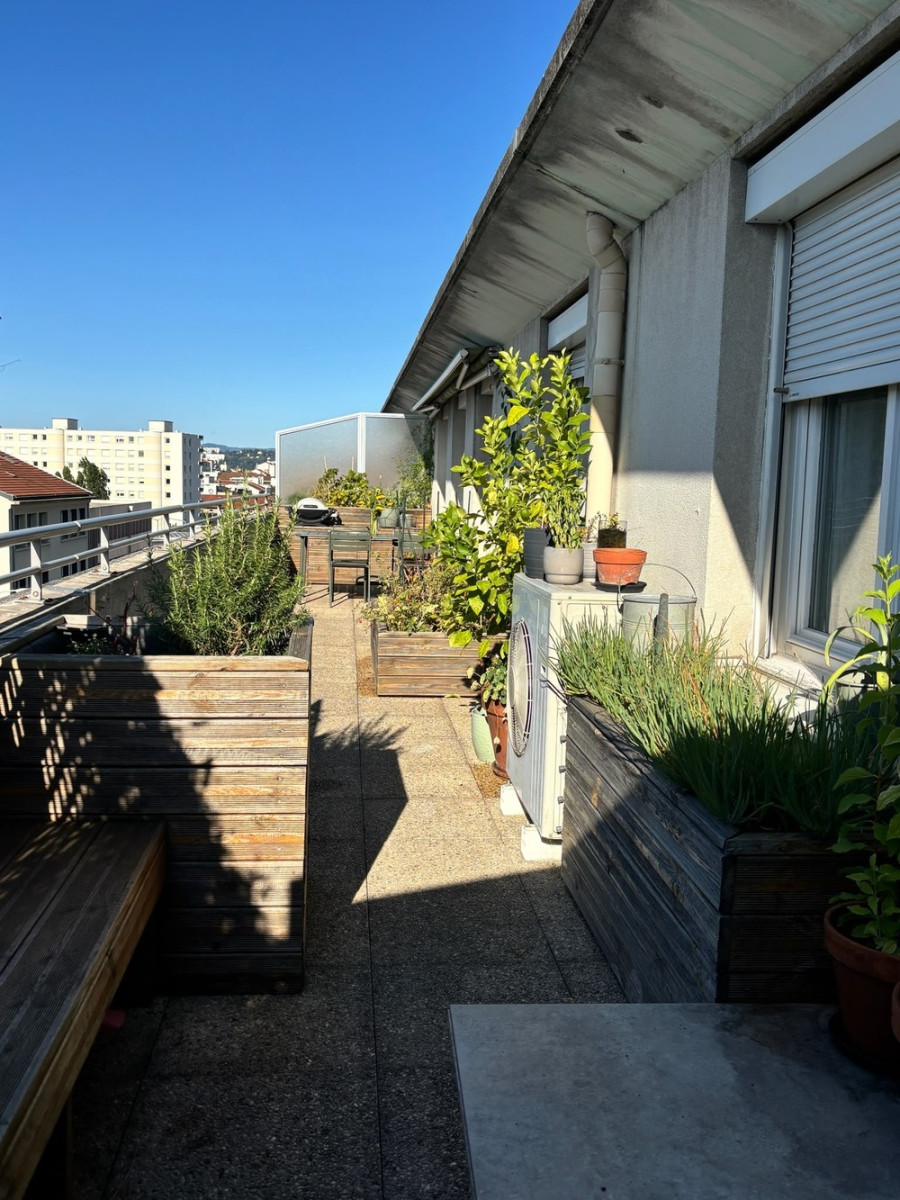 
                                                Colocation
                                                 Belle colocation 120m² meublée avec terrasses