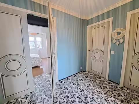 
                                                Colocation
                                                 Belle colocation meublée 87m² 450€ à 500€/mois CC