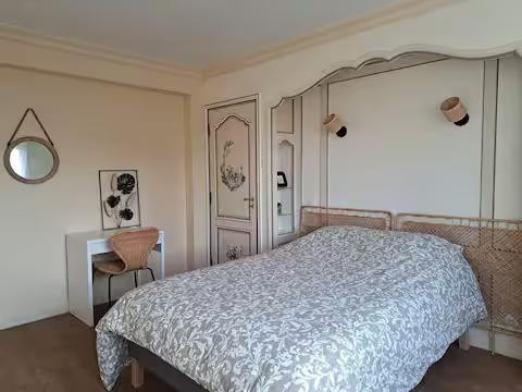
                                                Colocation
                                                 Belle colocation meublée 87m² 450€ à 500€/mois CC