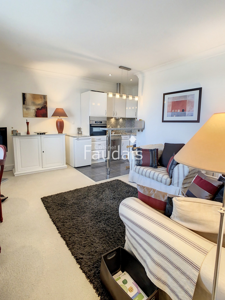 
                                                Vente
                                                 Belle demeure de 368m2 