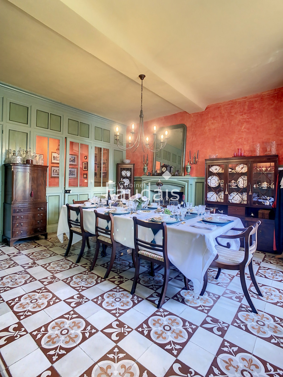 
                                                Vente
                                                 Belle demeure de 368m2 