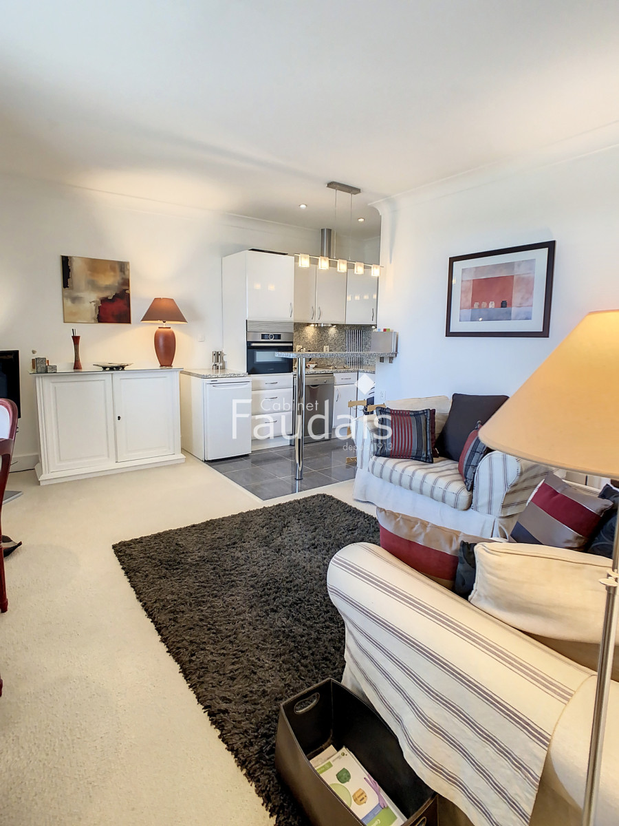 
                                                Vente
                                                 Belle demeure de 368m2 