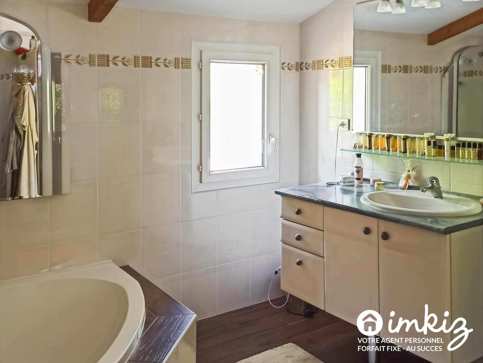 
                                                Vente
                                                 Belle demeure de 6 pièces