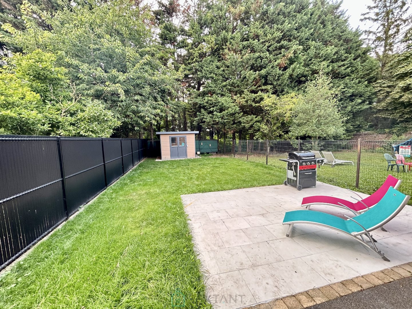 
                                                Vente
                                                 BELLE LONGERE INDIVIDUELLE de 120m2 sur secteur très calme, totalement rénovée.