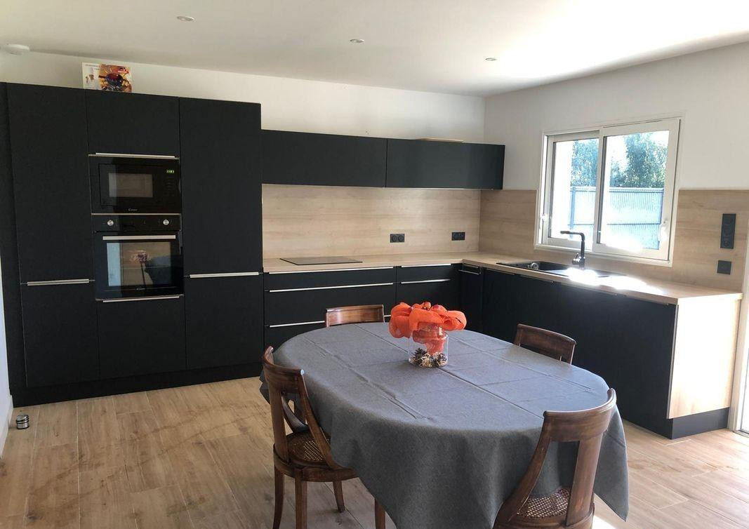 
                                                Location
                                                 Belle maison 80m² avec jardin