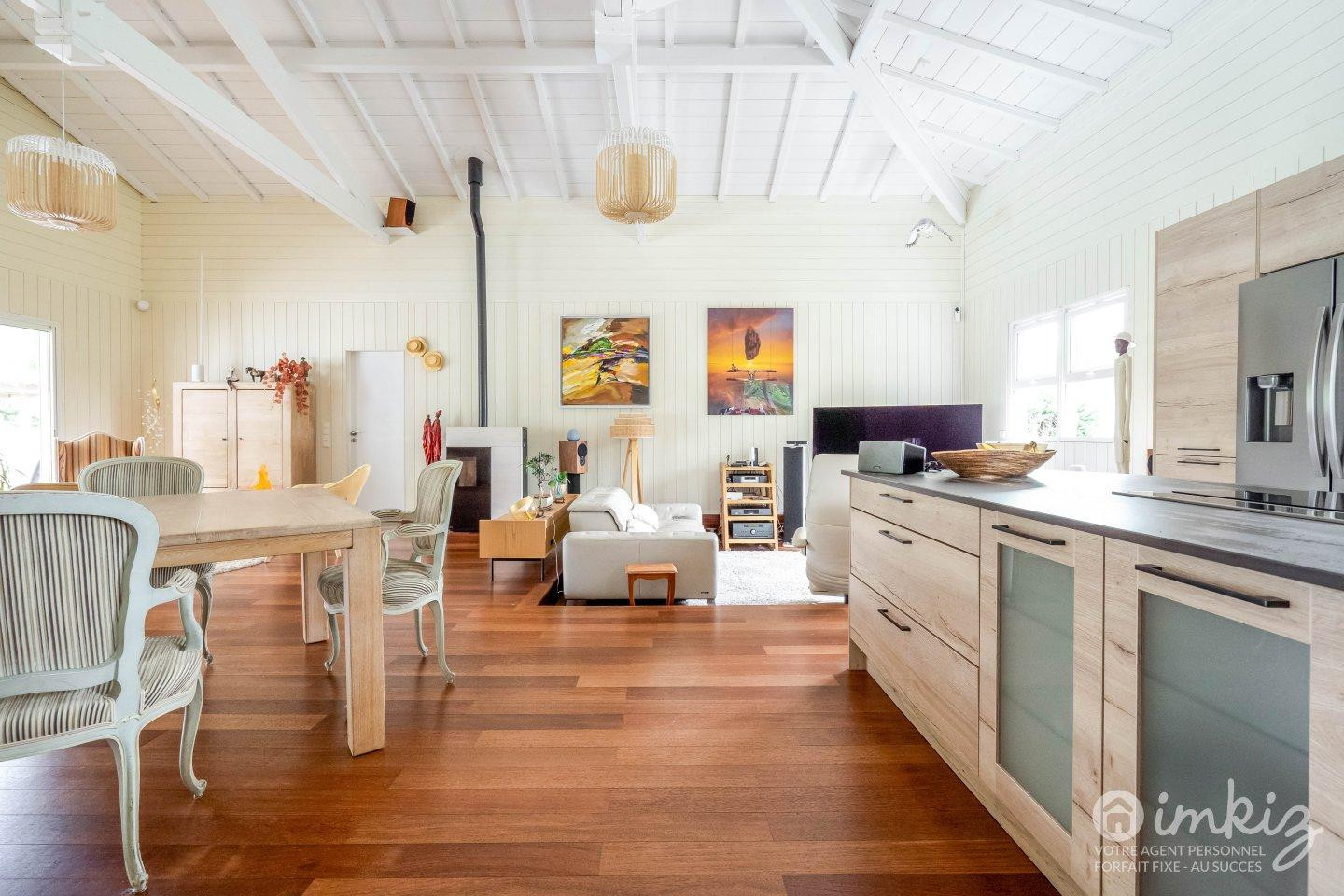 
                                                Vente
                                                 Belle maison 9 pièces