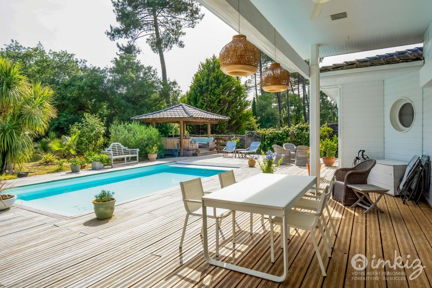 
                                                Vente
                                                 Belle maison 9 pièces