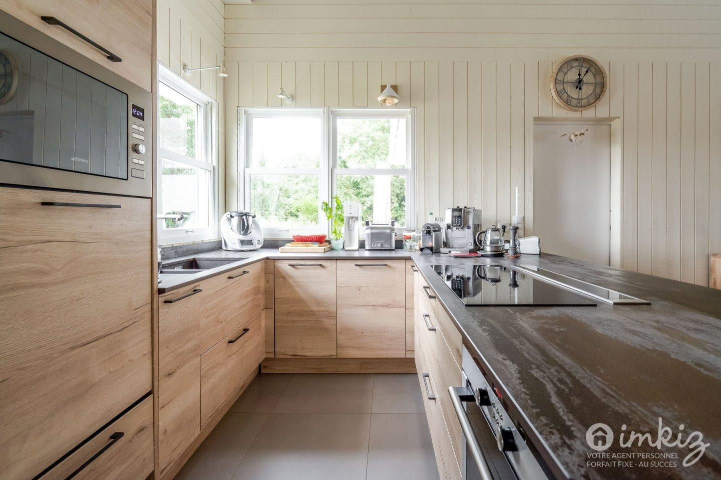 
                                                Vente
                                                 Belle maison 9 pièces