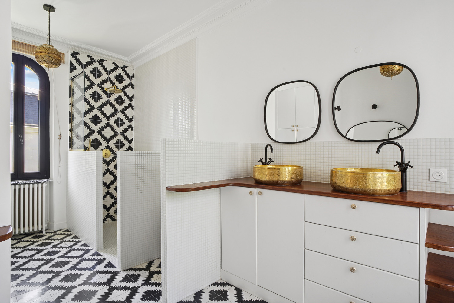 
                                                Location
                                                 Belle maison bourgeoise au coeur du Vésinet