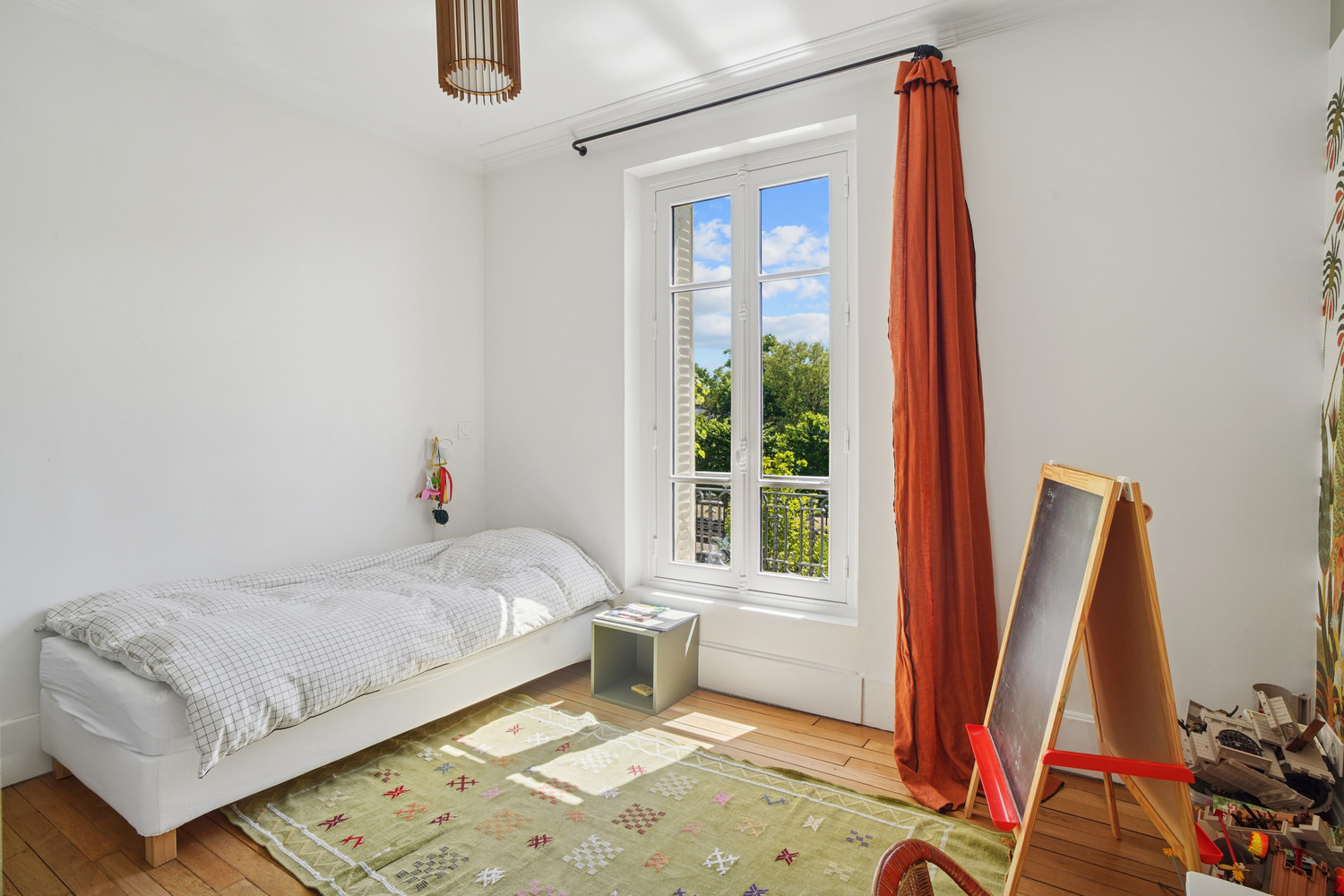 
                                                Location
                                                 Belle maison bourgeoise au coeur du Vésinet