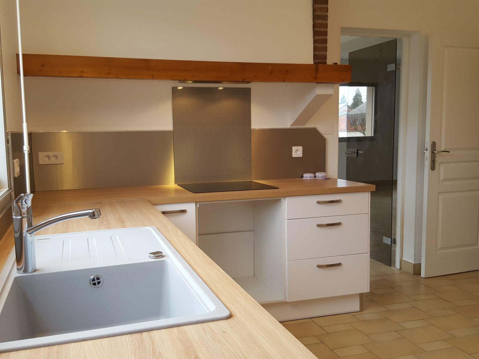 
                                                Location
                                                 Belle maison contemporaine