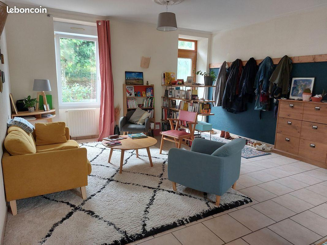 
                                                Location
                                                 Belle Maison dans quartier calme, proche Nantes