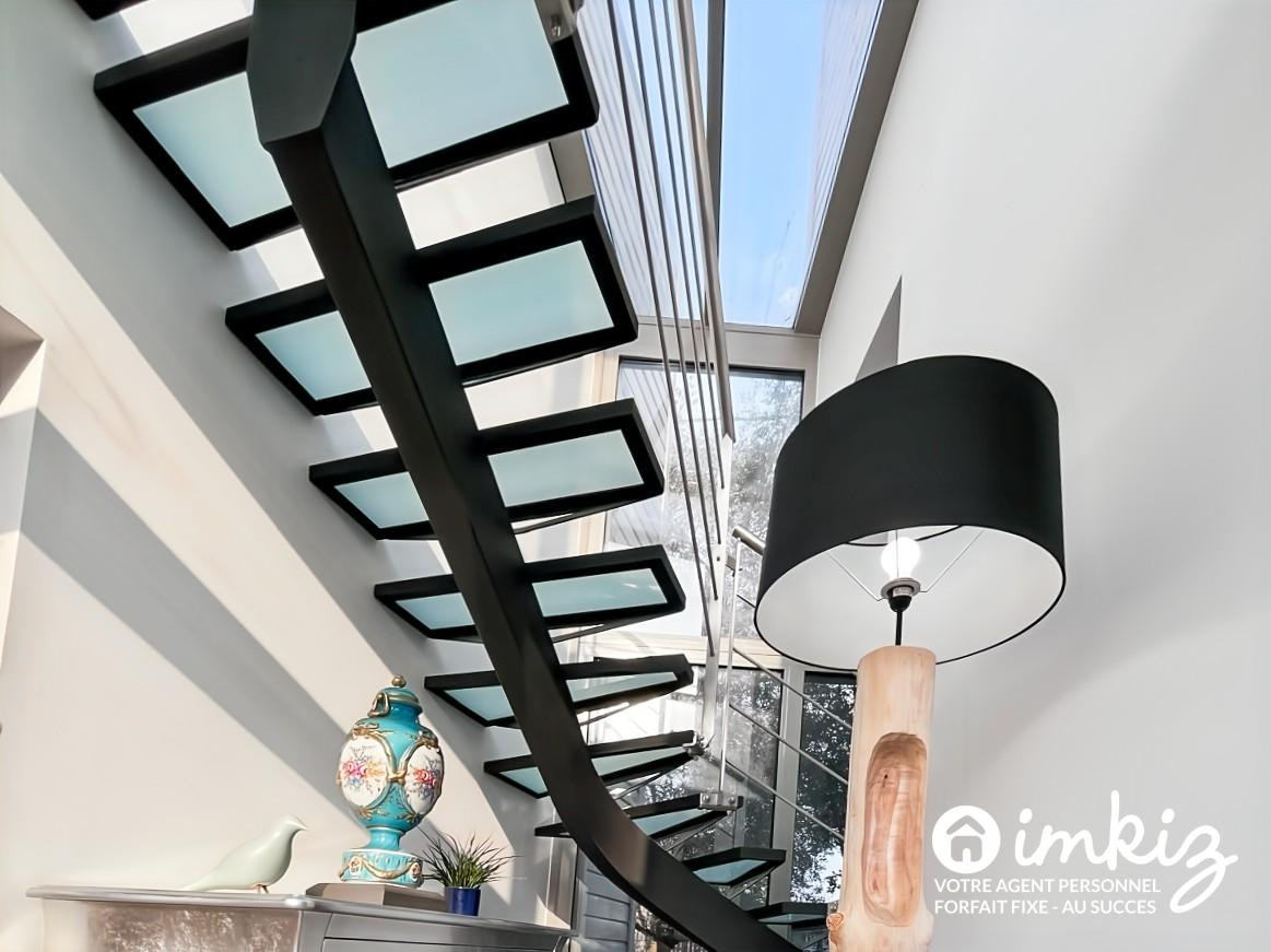 
                                                Vente
                                                 Belle maison d'architecte, coup de cœur assuré.