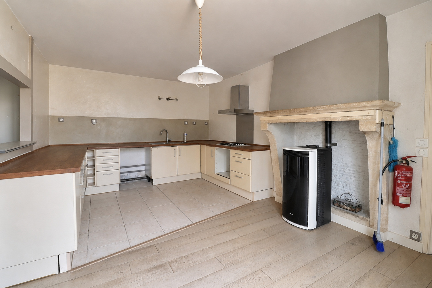 
                                                Vente
                                                 Belle maison de bourg en pierre