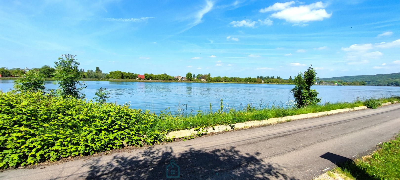 
                                                Vente
                                                 Belle maison de charme avec vue sur la Seine