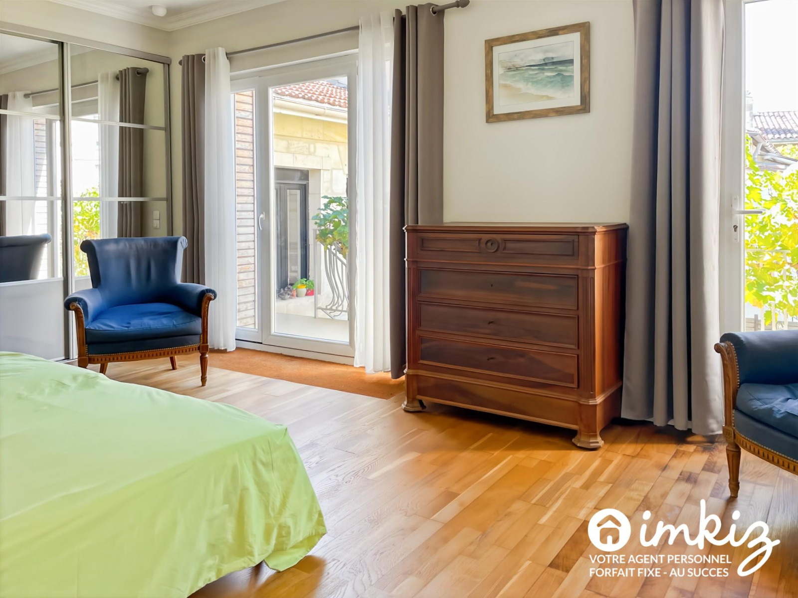 
                                                Vente
                                                 Belle maison en pierre, garage + piscine intérieur