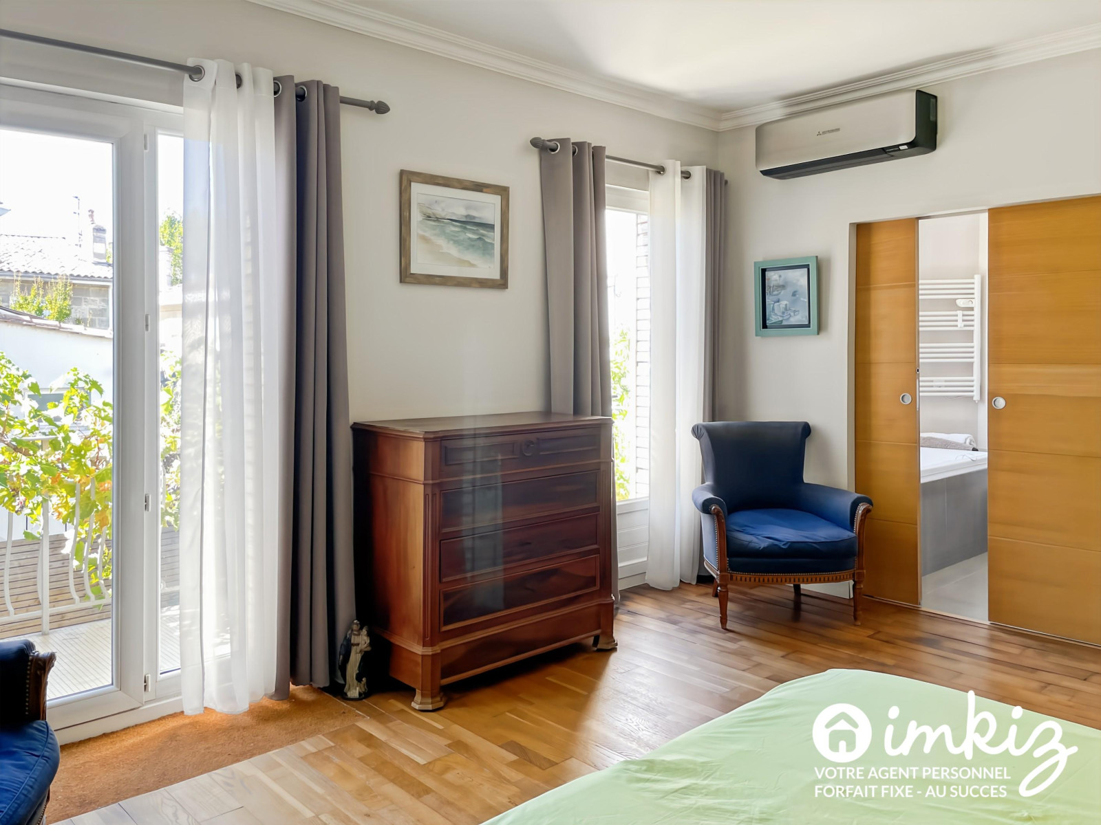 
                                                Vente
                                                 Belle maison en pierre, garage + piscine intérieur