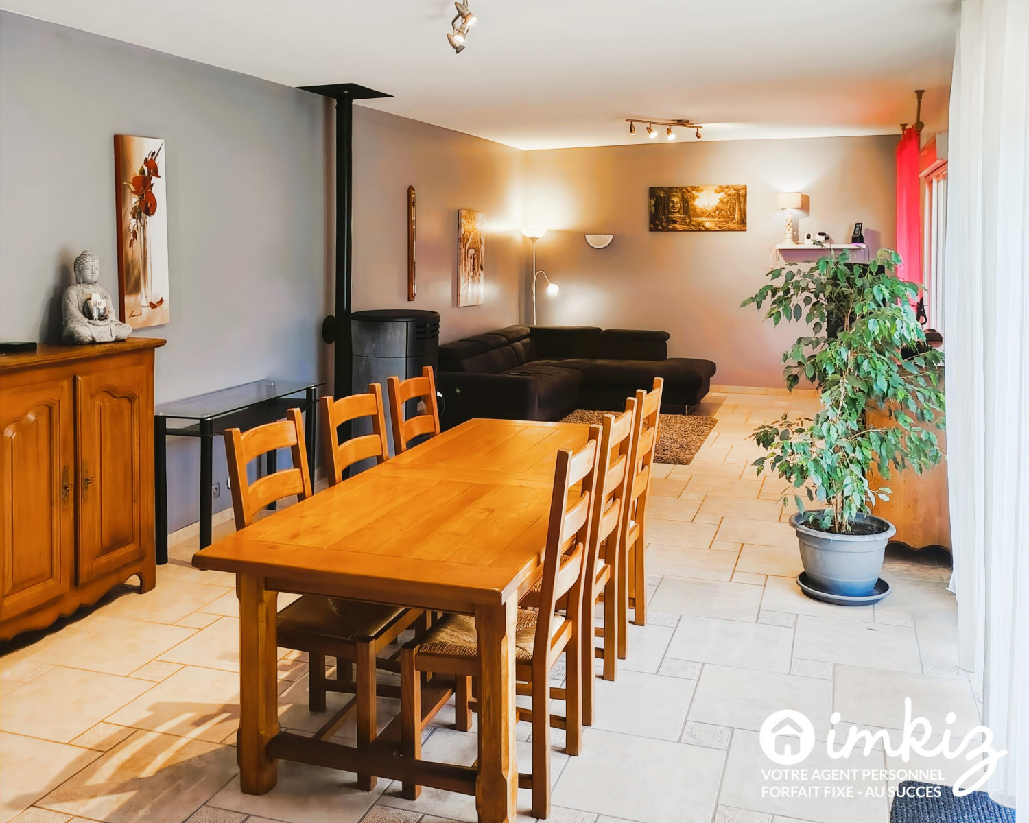 
                                                Vente
                                                 Belle maison familiale 6 pièces + piscine + jardin