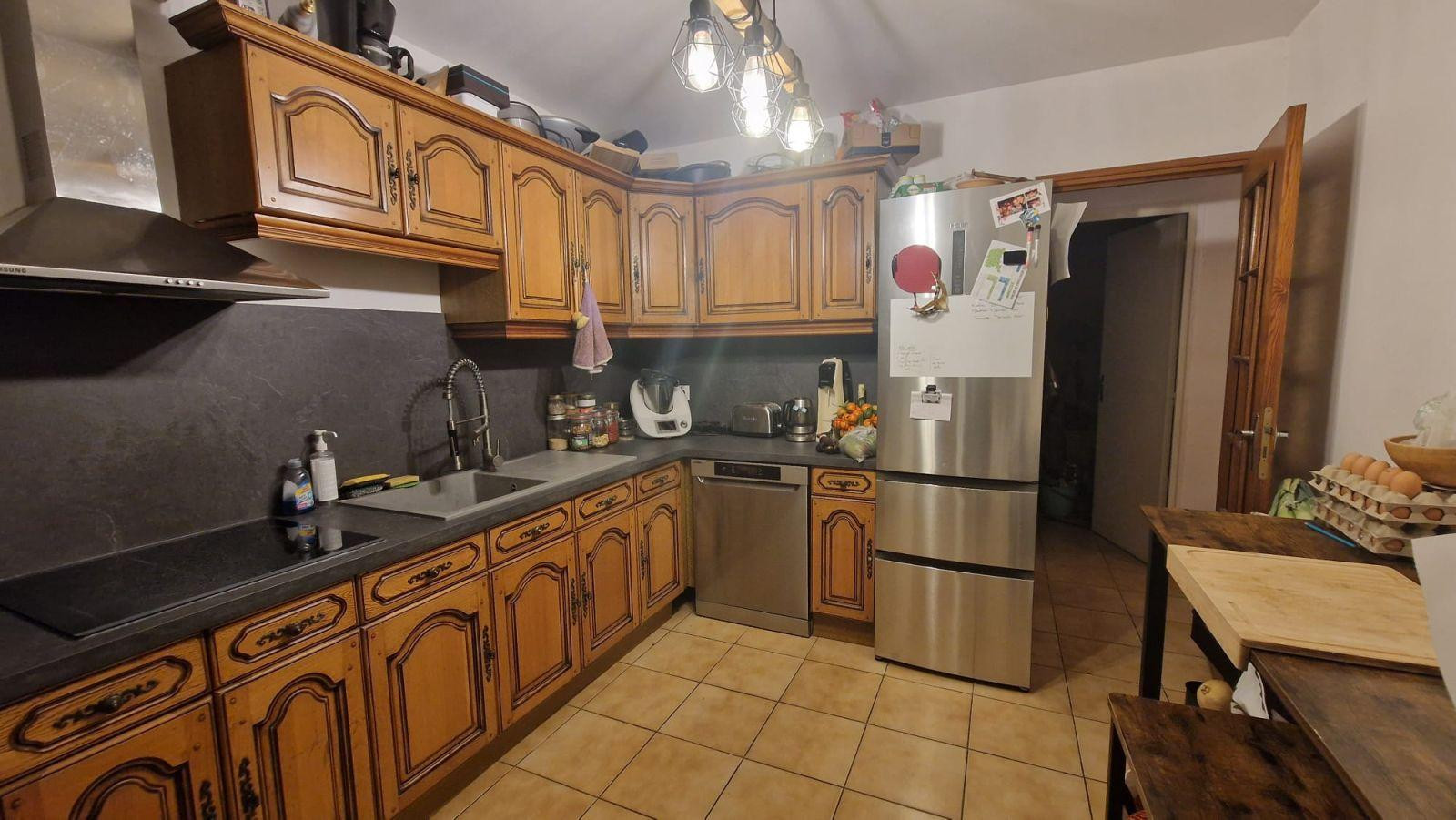 
                                                Location
                                                 Belle maison individuelle avec du terrain!