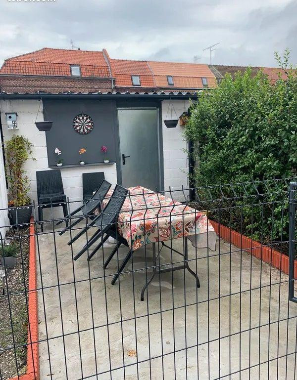 
                                                Location
                                                 Belle maison située dans cour calme à Haubourdin