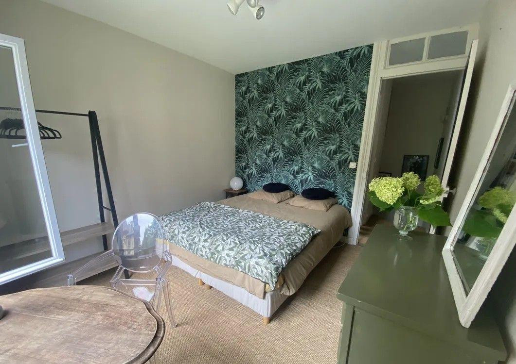
                                                Location
                                                 Belle maisonnette au calme dans grande propriété