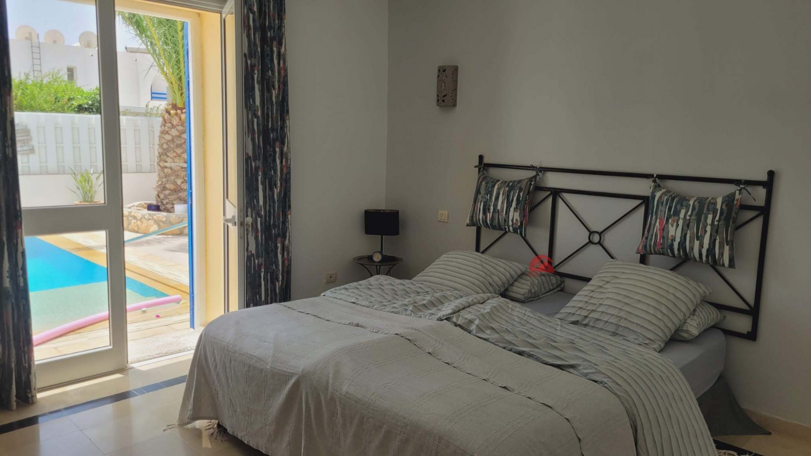
                                                Vente
                                                 BELLE VILLA AVEC PISCINE ZONE TOURISTIQUE DJERBA