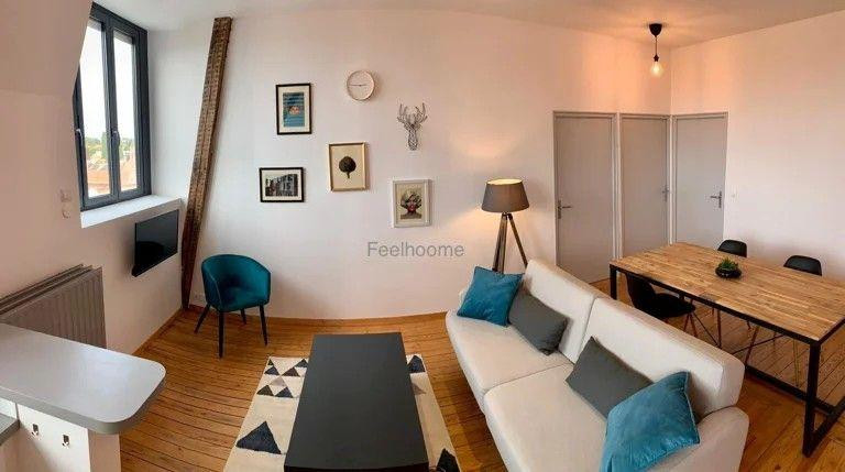 
                                                Colocation
                                                 Belles chambres dispo dans superbe coloc 105m²