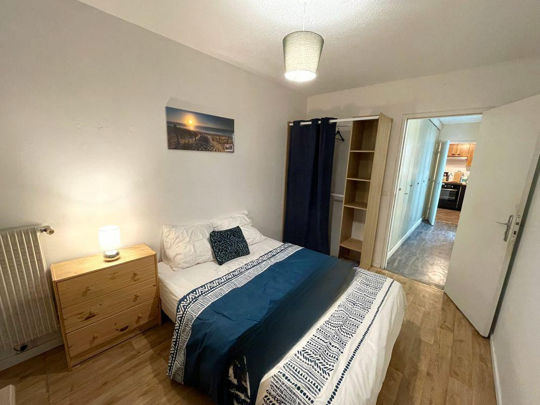 
                                                Colocation
                                                 Belles chambres éligibles CAF dans coloc 110m²