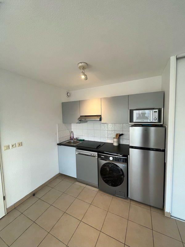
                                                Location
                                                 Bellevue T2 récent 2008 Meublé 44m2 Parking Balcon