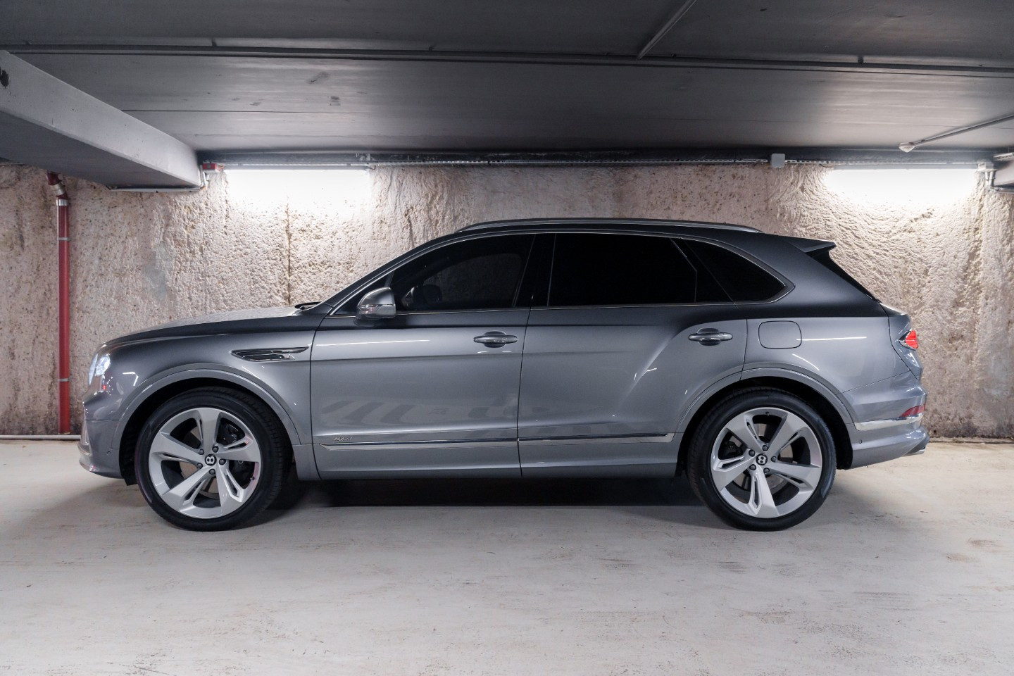 
                                                Voiture
                                                 Bentley Bentayga Hybrid V6 3.0 449