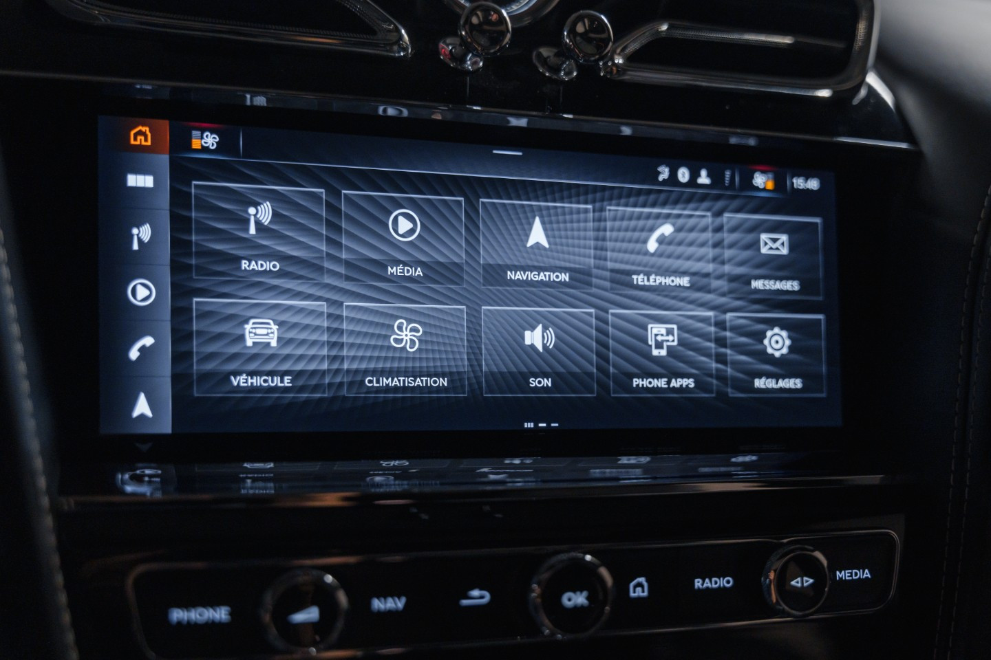 
                                                Voiture
                                                 Bentley Bentayga Hybrid V6 3.0 449