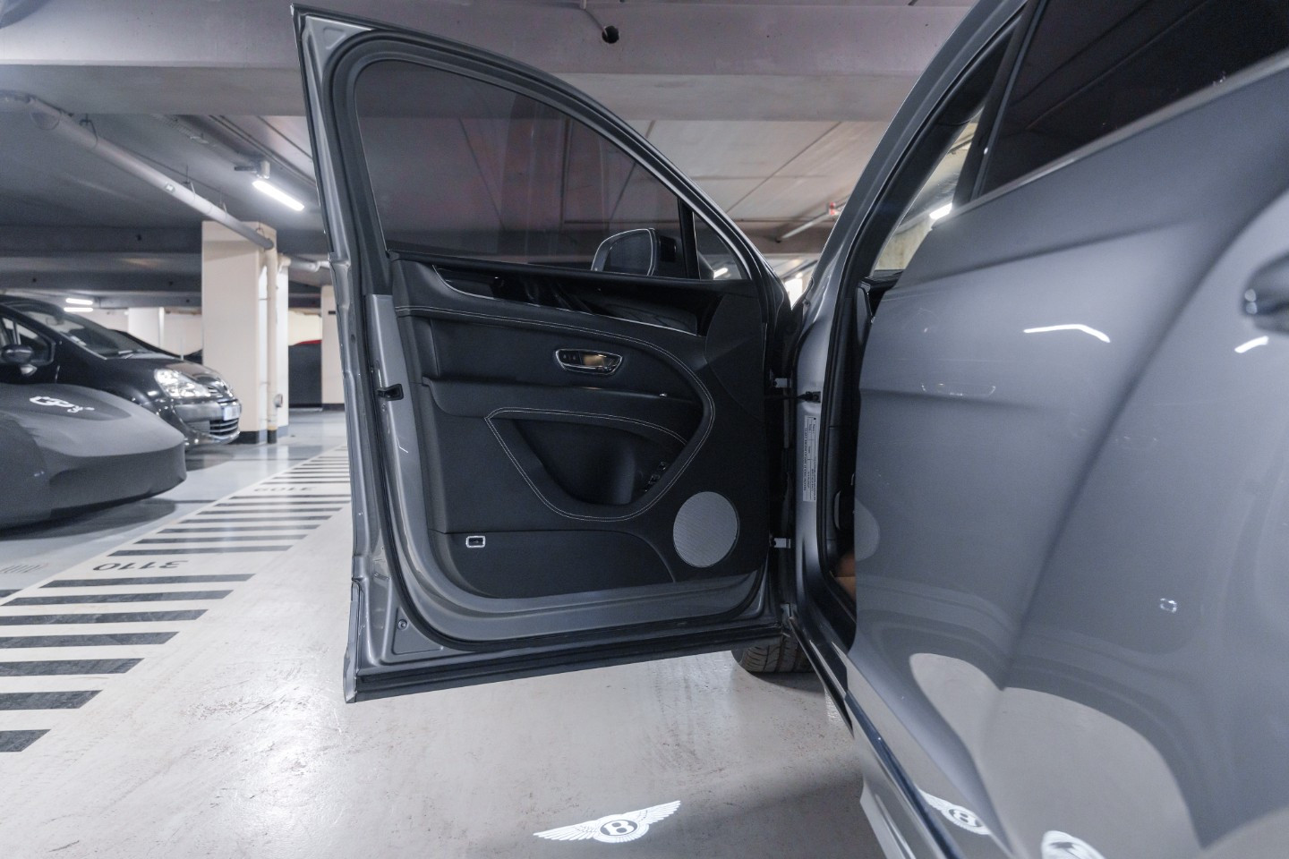 
                                                Voiture
                                                 Bentley Bentayga Hybrid V6 3.0 449