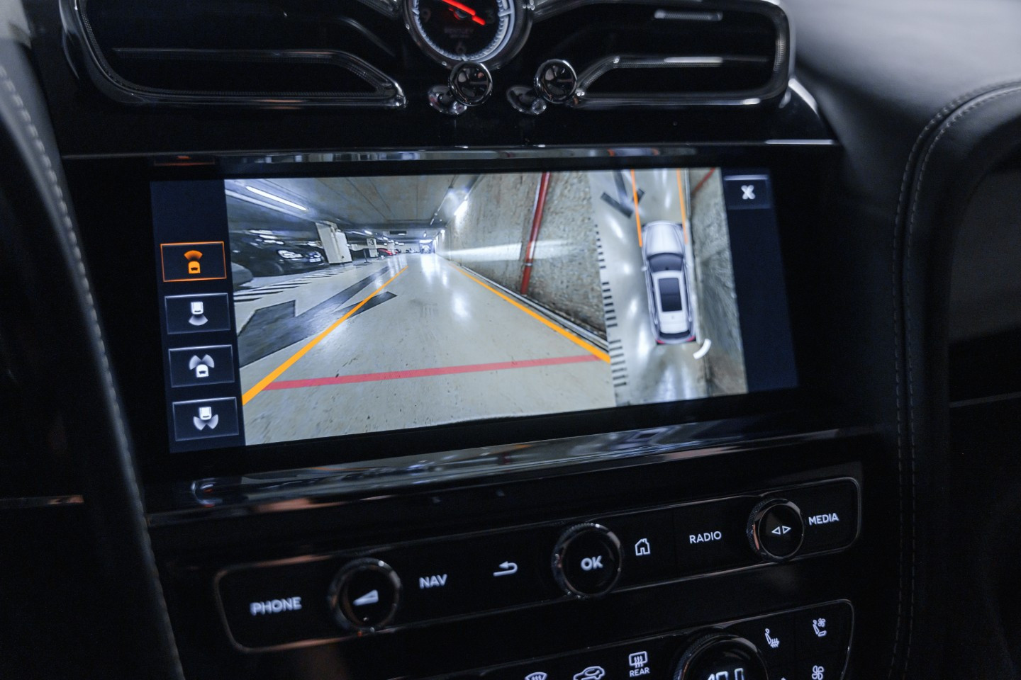 
                                                Voiture
                                                 Bentley Bentayga Hybrid V6 3.0 449