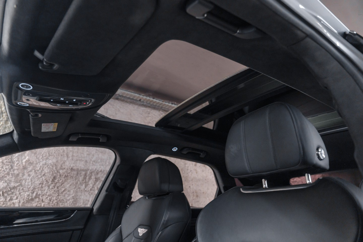 
                                                Voiture
                                                 Bentley Bentayga Hybrid V6 3.0 449