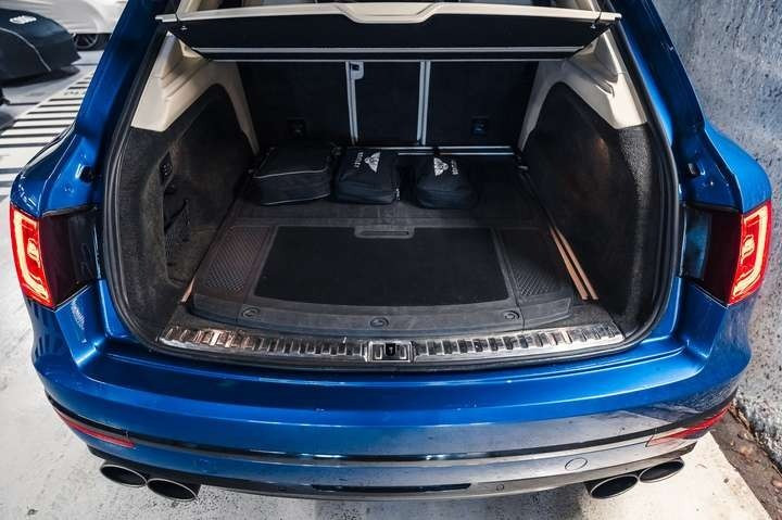 
                                                Voiture
                                                 Bentley Bentayga W12 6.0 608