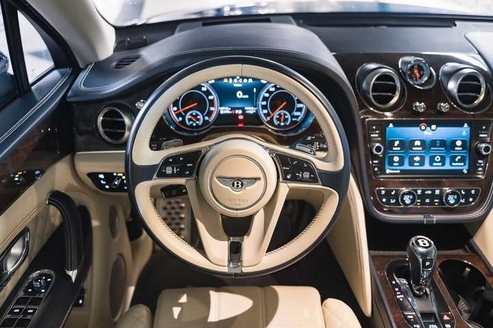 
                                                Voiture
                                                 Bentley Bentayga W12 6.0 608