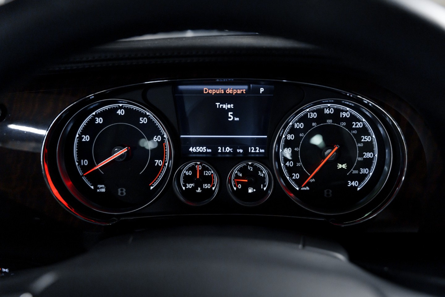 
                                                Voiture
                                                 Bentley Continental GT (II.II) V8 4.0 507
