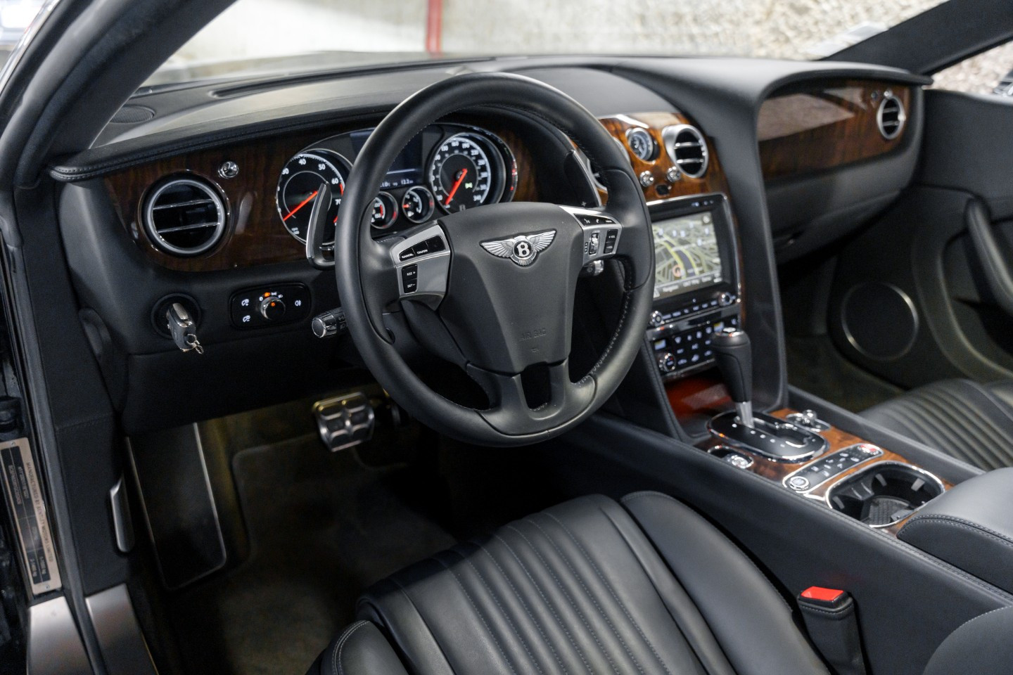 
                                                Voiture
                                                 Bentley Continental GT (II.II) V8 4.0 507