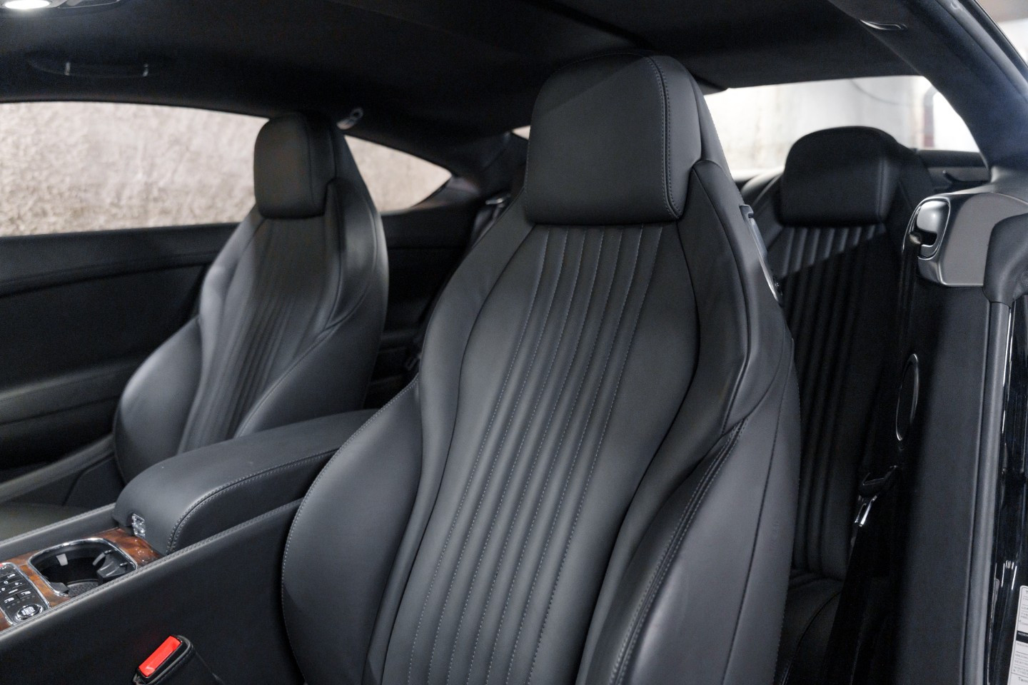 
                                                Voiture
                                                 Bentley Continental GT (II.II) V8 4.0 507