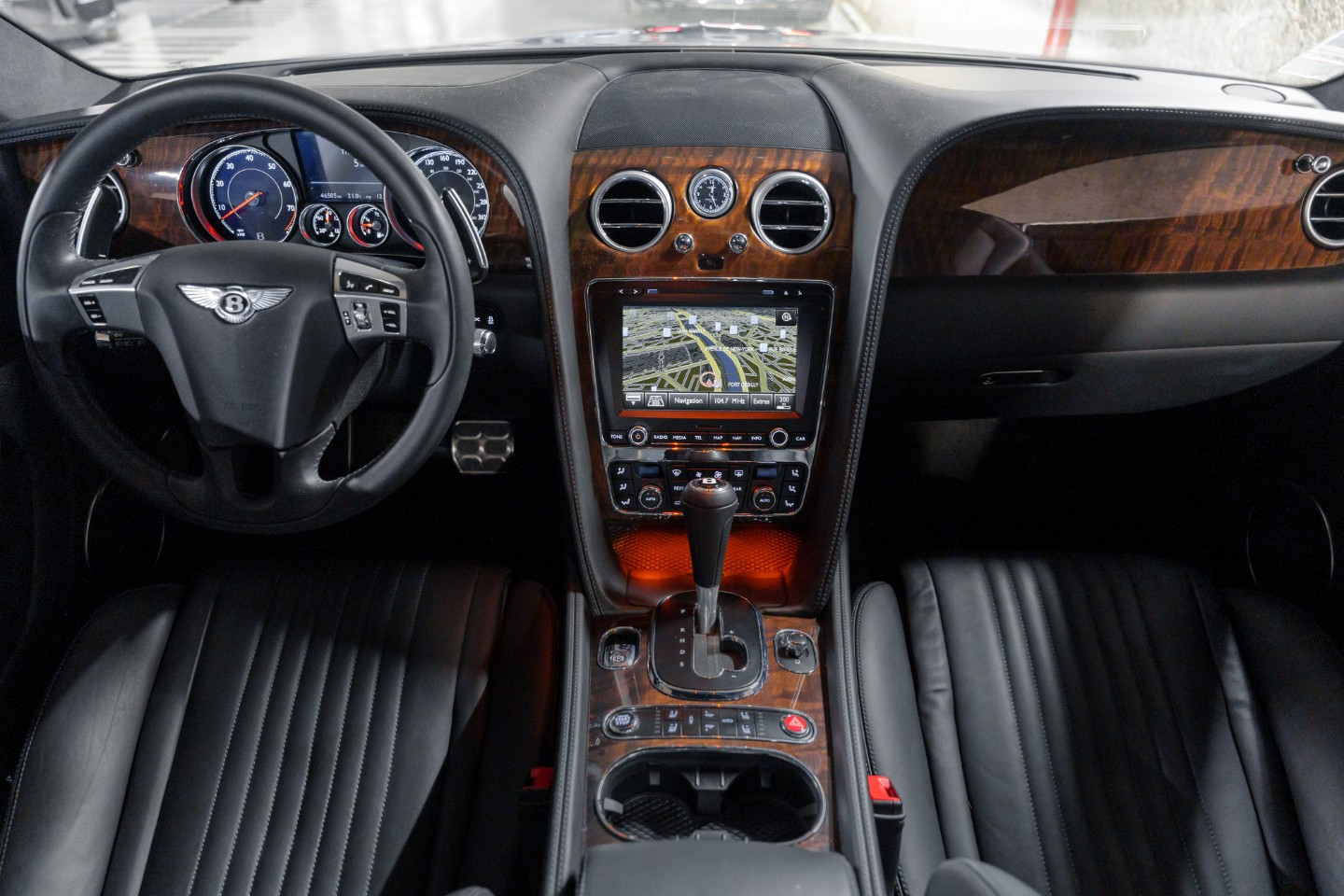 
                                                Voiture
                                                 Bentley Continental GT (II.II) V8 4.0 507
