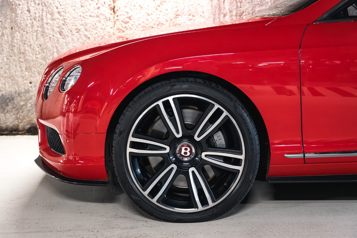 
                                                Voiture
                                                 Bentley Continental GT (II) V8 4.0 507