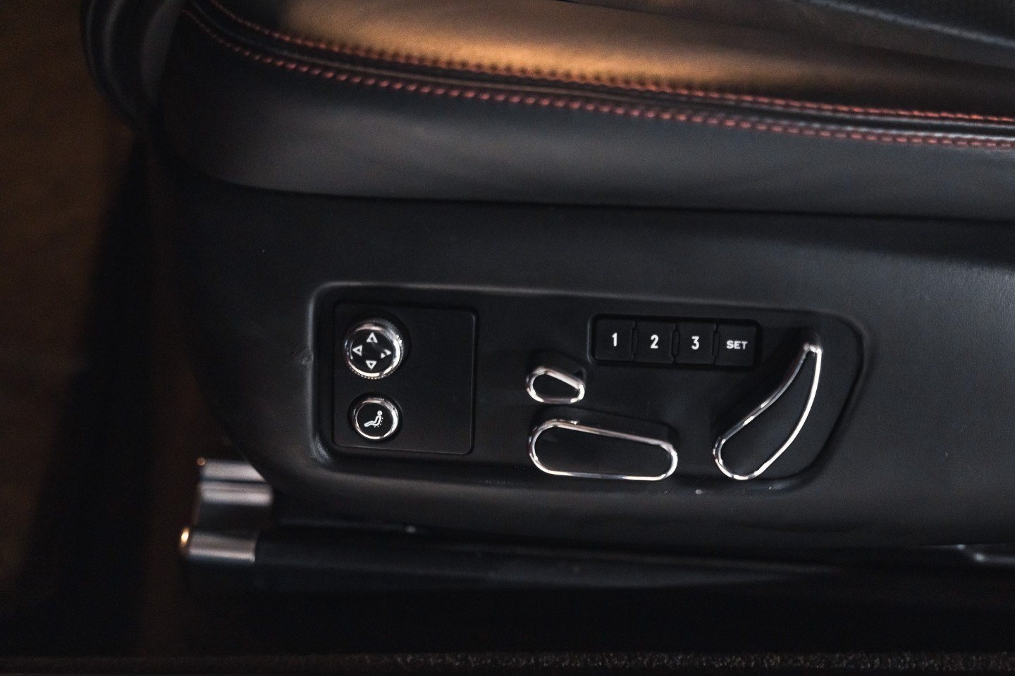 
                                                Voiture
                                                 Bentley Continental GT (II) V8 4.0 507